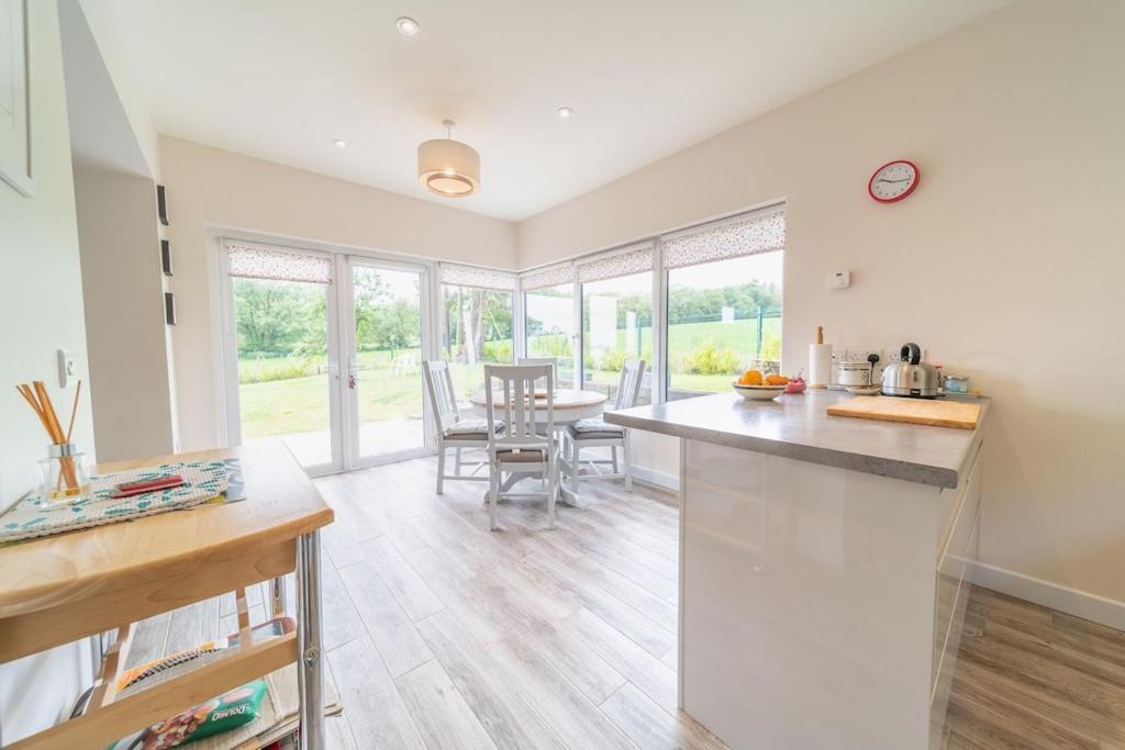 2 Bed Waterfront Property - Close To Courtmacsherry Корк Экстерьер фото